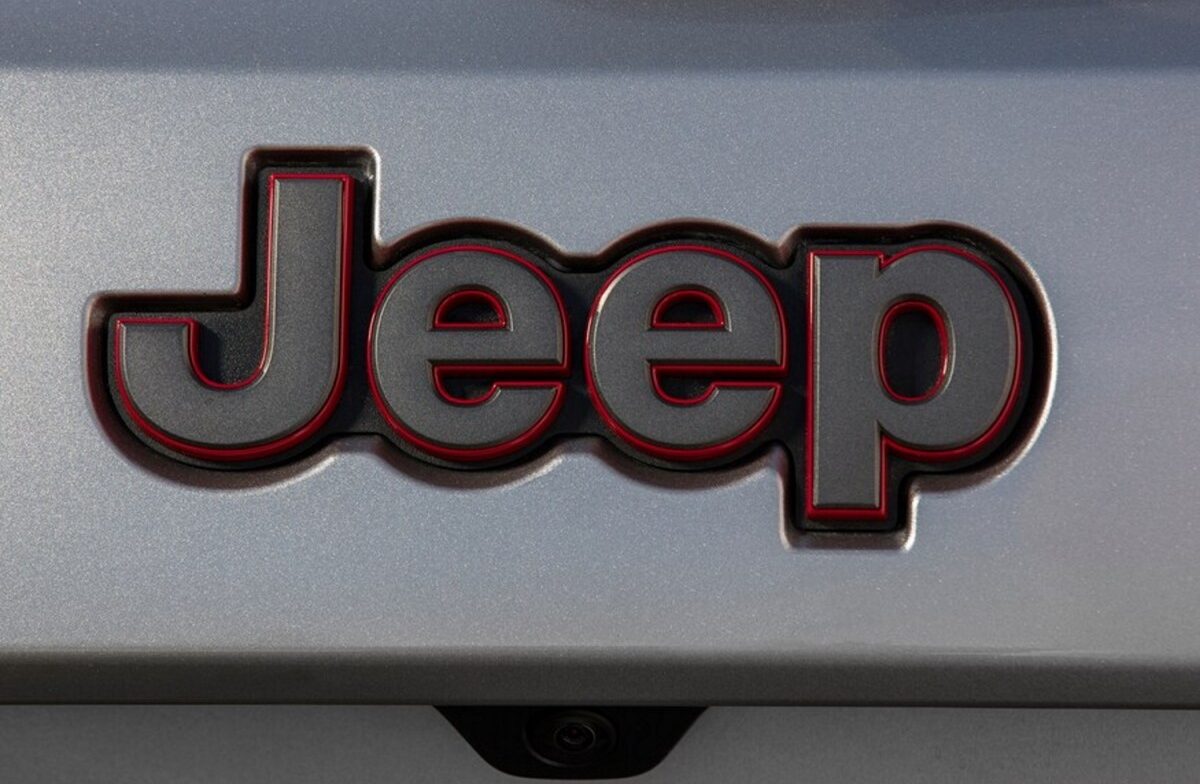 Genuine Mopar Tailgate Emblem for Jeep Trailhawk – Authentic Replacement Part 2 Genuine Mopar Tailgate Emblem for Jeep Trailhawk – Authentic Replacement Part
