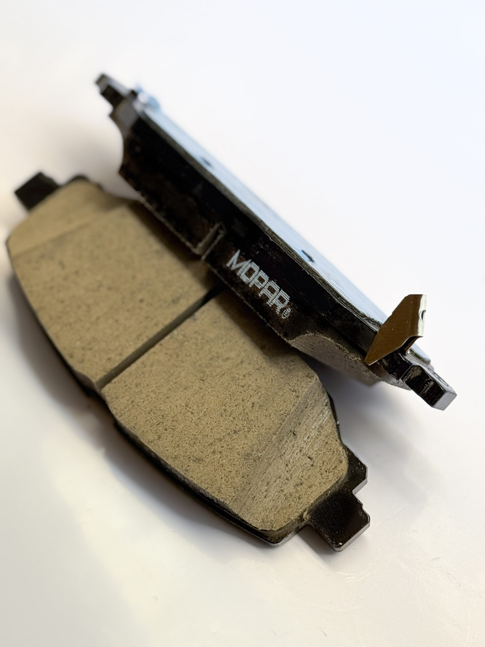 JEEP JL REAR BRAKE PAD KIT 68386838 AD - MOPAR 3 JEEP JL REAR BRAKE PAD KIT 68386838 AD - MOPAR - Image 2