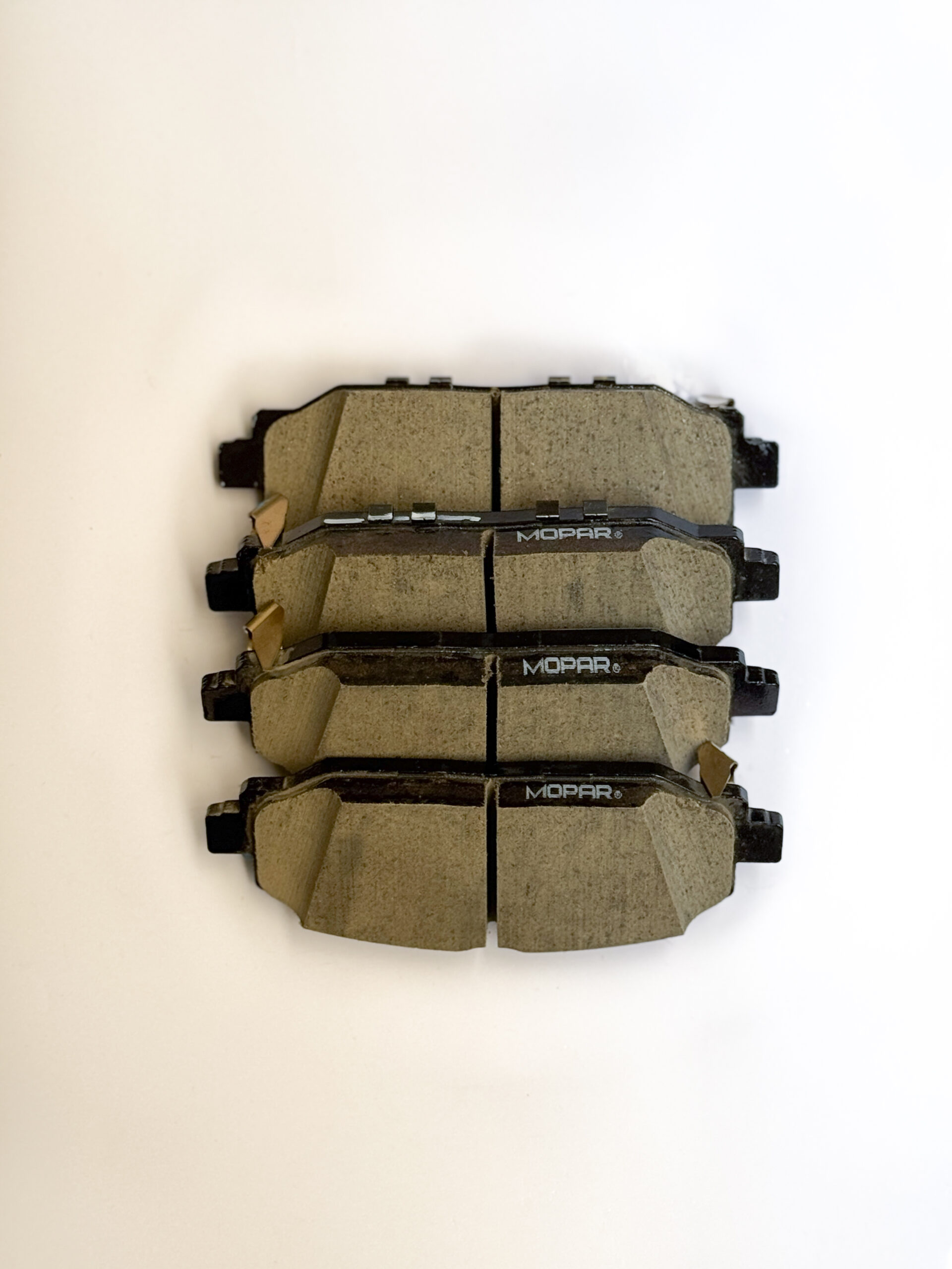 JEEP JL REAR BRAKE PAD KIT 68386838 AD - MOPAR 2 JEEP JL REAR BRAKE PAD KIT 68386838 AD - MOPAR