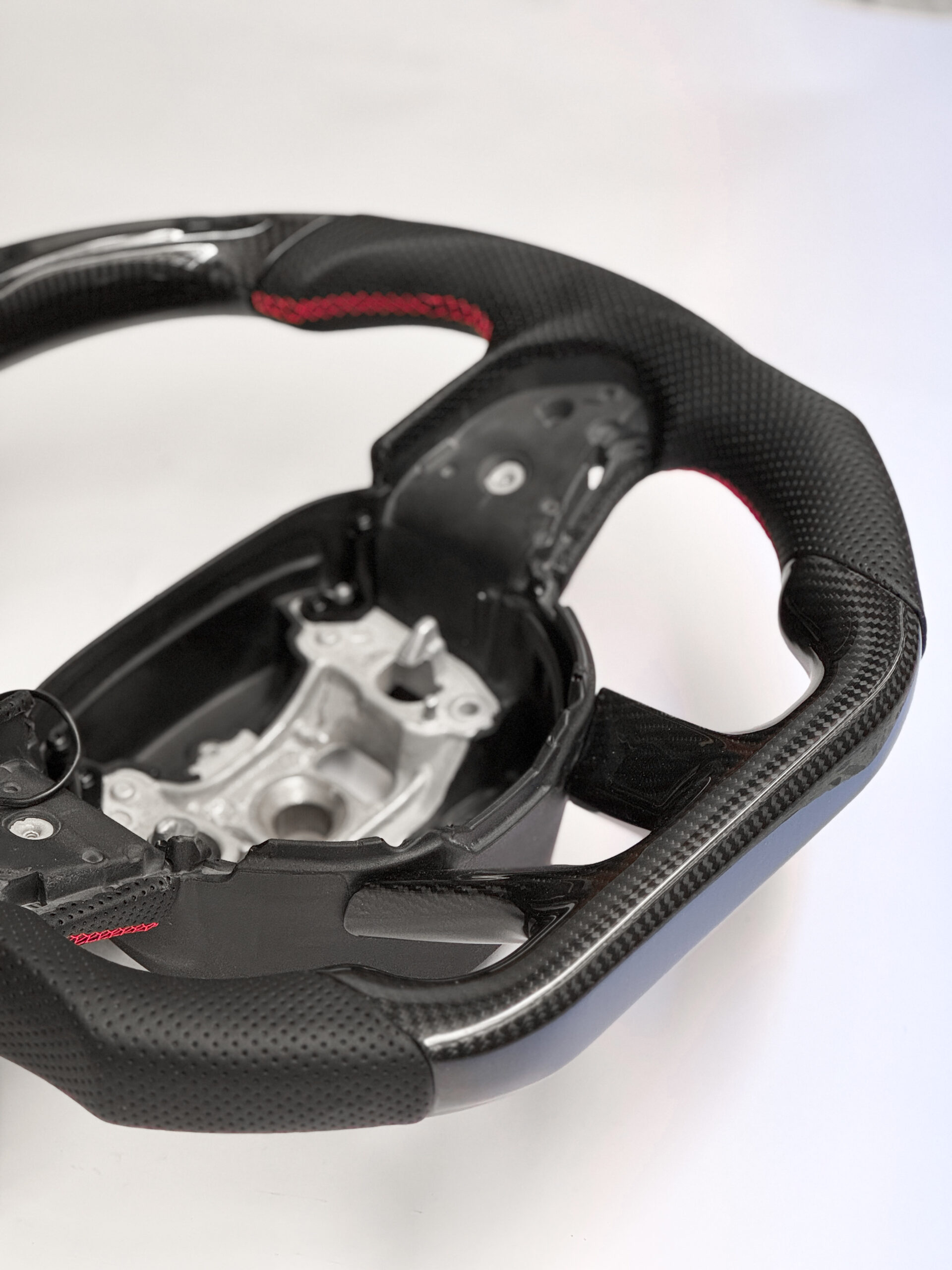 CARBONFIBER STEERING WHEEL FOR DODGE CHARGER (2015 - 2023) 2 CARBONFIBER STEERING WHEEL FOR DODGE CHARGER (2015 - 2023)