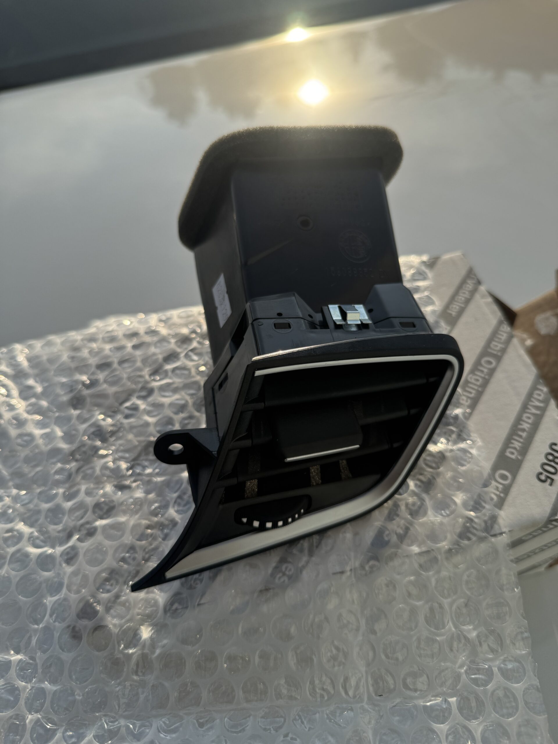 Genuine Alfa Romeo 6KA41JXWAA Air Vent 1 6KA41JXWAA