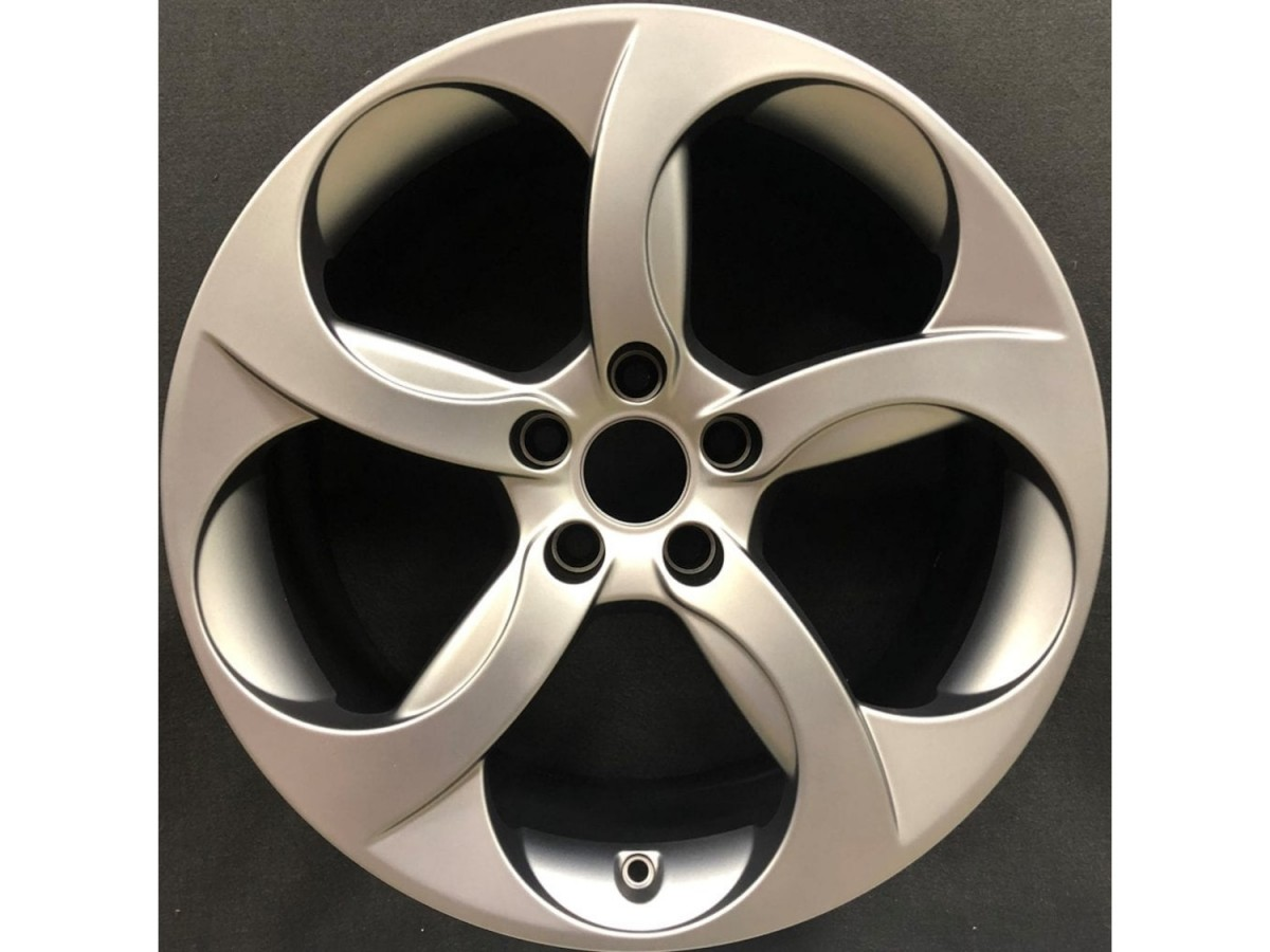 Genuine Alfa Romeo 6CP09U3OAA 18x8 Inch Aluminum Wheel – Silver 2 6CP09U3OAA