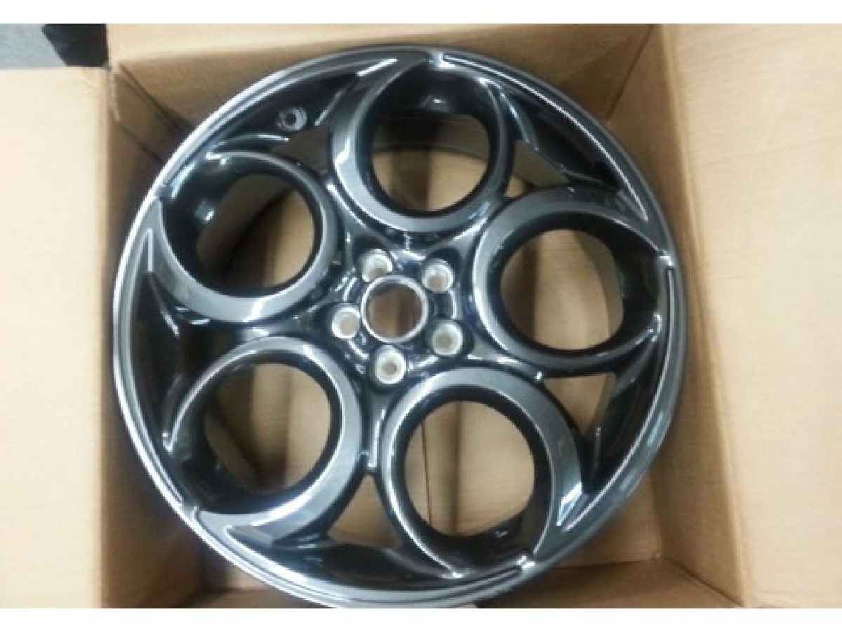 Genuine Alfa Romeo 68237424AA Dark Aluminum 18" Wheel 2 68237424AA