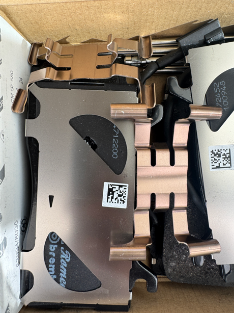 Genuine Mopar 0077361118 Front Brake Pads For Alfa Romeo Models 4 0077361118